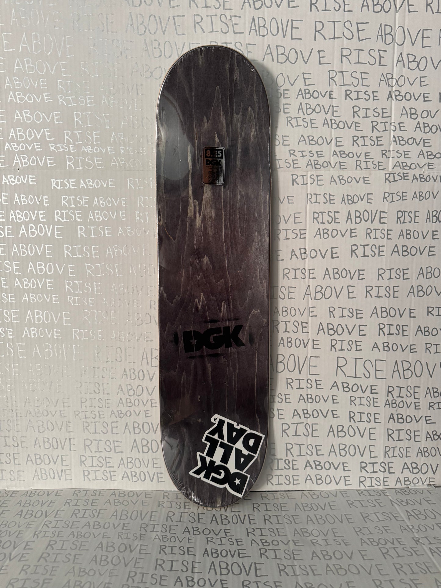 DGK TOXICA 8.25”